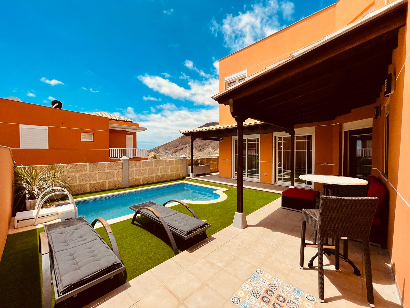 Sunny-Island-Villas-Tenerife-V6.-1-23