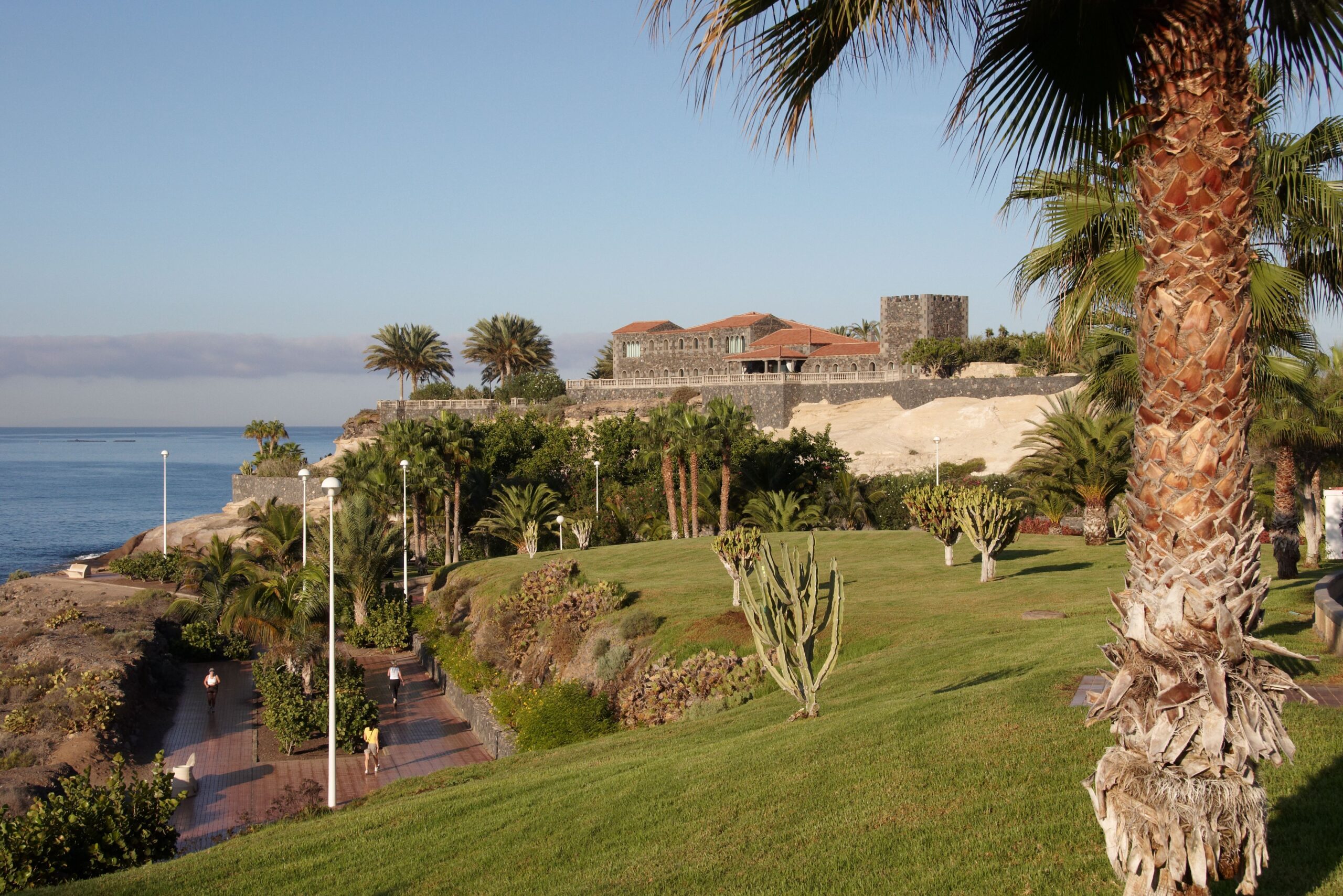 {{Location|28|5|24.7|N|16|44|25|W|heading:W}}
Casa del Duque(?)